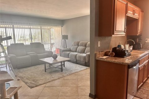 Condominio en venta en Sarasota, Florida, 2 dormitorios, 82.5 m2 № 2207549 - foto 4