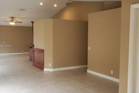 House in Weston, Florida 3 bedrooms, 174.01 sq.m. № 2189495 - photo 5