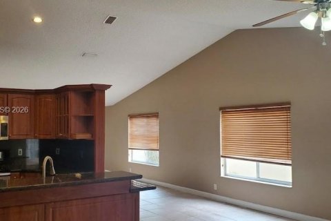 House in Weston, Florida 3 bedrooms, 174.01 sq.m. № 2189495 - photo 9