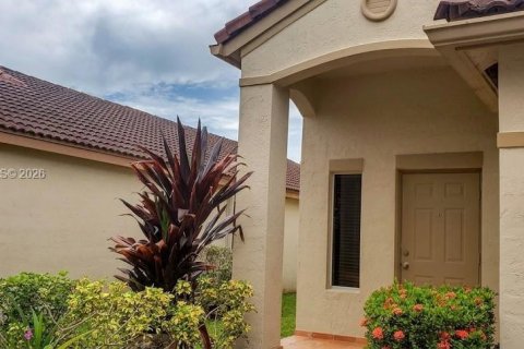 House in Weston, Florida 3 bedrooms, 174.01 sq.m. № 2189495 - photo 16