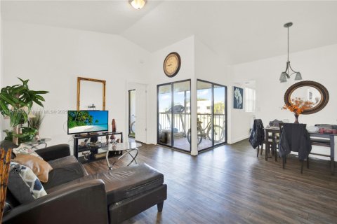 Купить кондоминиум в Хомстед, Флорида 2 спальни, 80.17м2, № 1965724 - фото 1