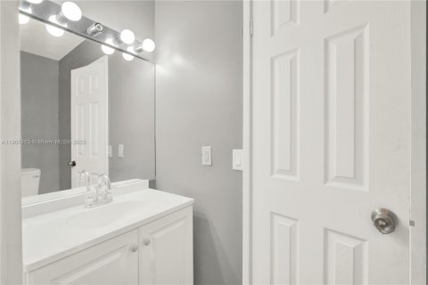 Купить кондоминиум в Хомстед, Флорида 2 спальни, 80.17м2, № 1965724 - фото 12