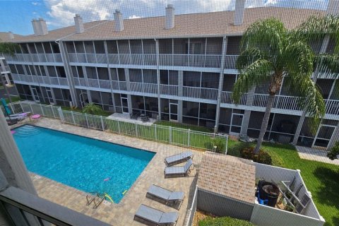 Townhouse in Tierra Verde, Florida 3 bedrooms, 198.81 sq.m. № 2166993 - photo 28