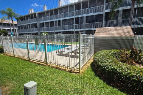 Townhouse in Tierra Verde, Florida 3 bedrooms, 198.81 sq.m. № 2166993 - photo 12