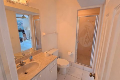 Townhouse in Tierra Verde, Florida 3 bedrooms, 198.81 sq.m. № 2166993 - photo 18