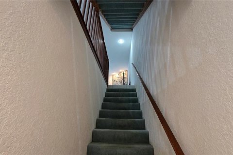Townhouse in Tierra Verde, Florida 3 bedrooms, 198.81 sq.m. № 2166993 - photo 13