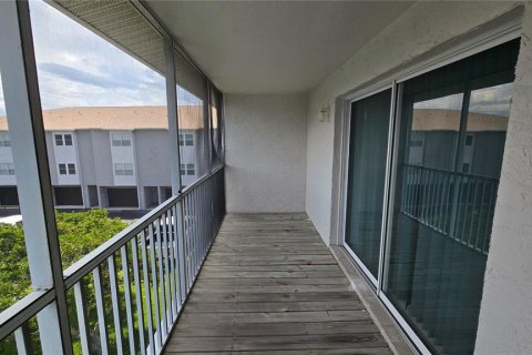 Townhouse in Tierra Verde, Florida 3 bedrooms, 198.81 sq.m. № 2166993 - photo 27