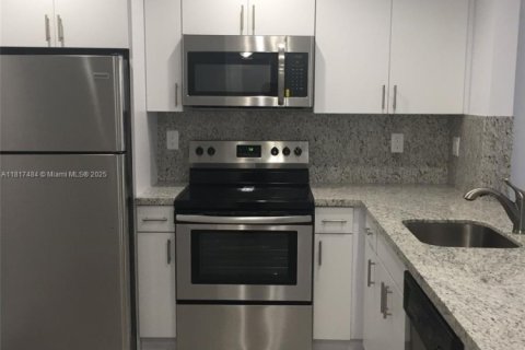 Copropriété à vendre à Miami, Floride: 1 chambre, 66.15 m2 № 1781616 - photo 3