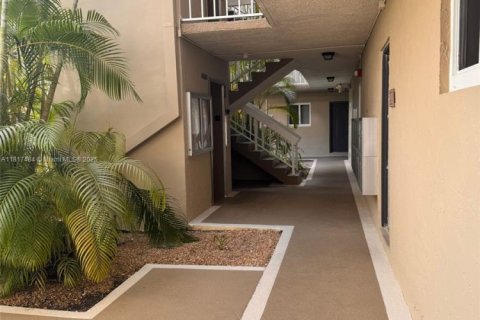 Copropriété à vendre à Miami, Floride: 1 chambre, 66.15 m2 № 1781616 - photo 14