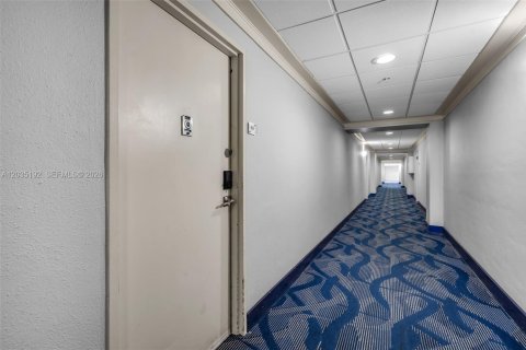 Copropriété à vendre à Sunny Isles Beach, Floride: 1 chambre, 93.37 m2 № 2154290 - photo 2