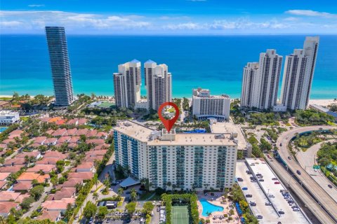 Copropriété à vendre à Sunny Isles Beach, Floride: 1 chambre, 93.37 m2 № 2154290 - photo 1
