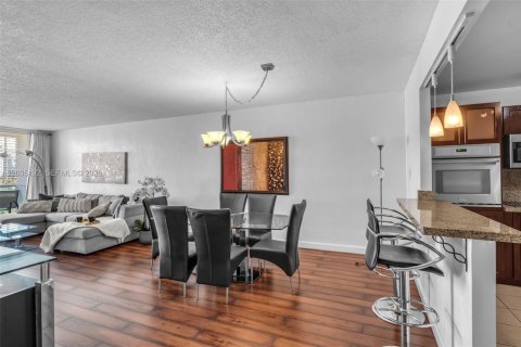 Copropriété à vendre à Sunny Isles Beach, Floride: 1 chambre, 93.37 m2 № 2154290 - photo 4