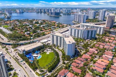 Copropriété à vendre à Sunny Isles Beach, Floride: 1 chambre, 93.37 m2 № 2154290 - photo 30