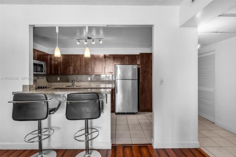 Copropriété à vendre à Sunny Isles Beach, Floride: 1 chambre, 93.37 m2 № 2154290 - photo 10