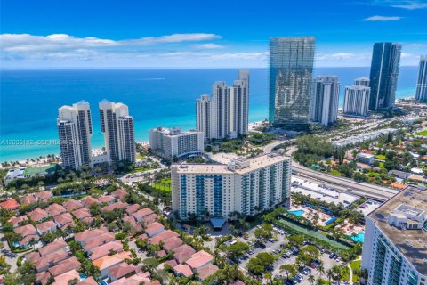 Copropriété à vendre à Sunny Isles Beach, Floride: 1 chambre, 93.37 m2 № 2154290 - photo 22