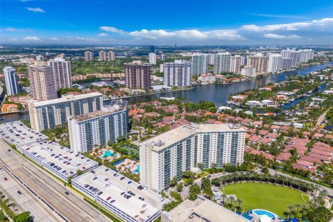 Copropriété à vendre à Sunny Isles Beach, Floride: 1 chambre, 93.37 m2 № 2154290 - photo 27