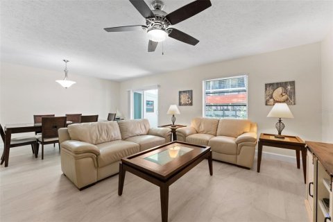 Adosado en venta en Dunedin, Florida, 3 dormitorios, 151.43 m2 № 1584645 - foto 8