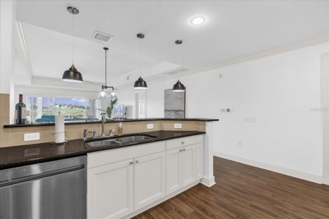 Condo in Four Corners, Florida, 3 bedrooms № 2155710 - photo 9