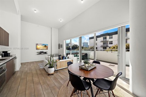 Copropriété à louer à Miami, Floride: 2 chambres, 89.37 m2 № 1996031 - photo 3