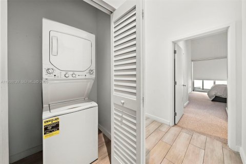 Copropriété à louer à Miami, Floride: 2 chambres, 89.37 m2 № 1996031 - photo 11