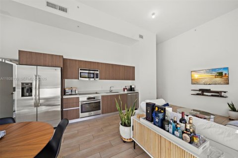 Copropriété à louer à Miami, Floride: 2 chambres, 89.37 m2 № 1996031 - photo 4