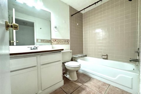 Condo in Oldsmar, Florida, 2 bedrooms  № 2222177 - photo 9