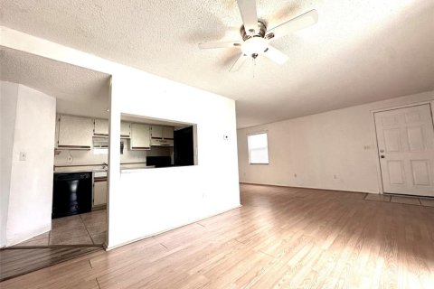 Condo in Oldsmar, Florida, 2 bedrooms  № 2222177 - photo 2