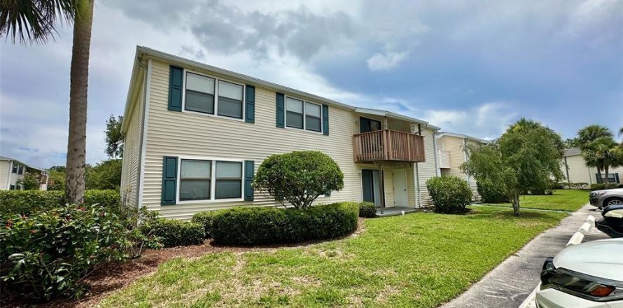Condo in Oldsmar, Florida, 2 bedrooms  № 2222177