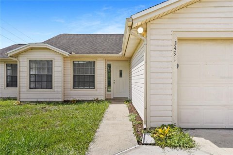 Villa ou maison à vendre à Deltona, Floride: 4 chambres, 163.42 m2 № 2305965 - photo 11