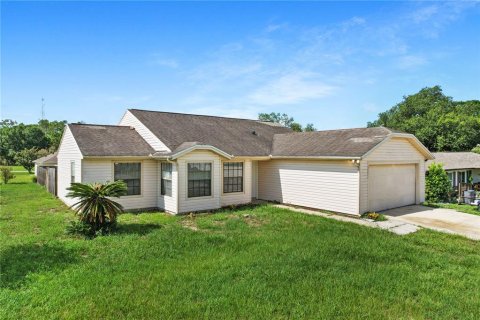 Villa ou maison à vendre à Deltona, Floride: 4 chambres, 163.42 m2 № 2305965 - photo 3