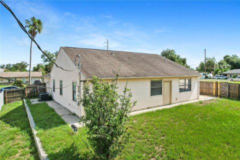 Villa ou maison à vendre à Deltona, Floride: 4 chambres, 163.42 m2 № 2305965 - photo 9