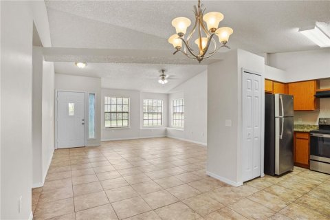 Villa ou maison à vendre à Deltona, Floride: 4 chambres, 163.42 m2 № 2305965 - photo 20
