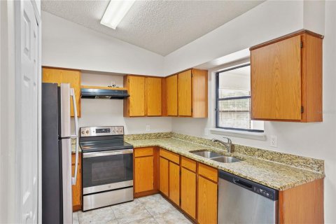 Villa ou maison à vendre à Deltona, Floride: 4 chambres, 163.42 m2 № 2305965 - photo 16