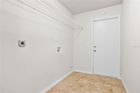 Villa ou maison à vendre à Deltona, Floride: 4 chambres, 163.42 m2 № 2305965 - photo 30
