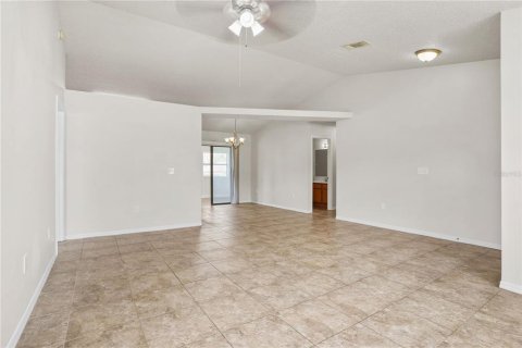 Villa ou maison à vendre à Deltona, Floride: 4 chambres, 163.42 m2 № 2305965 - photo 14