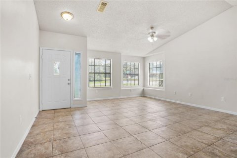 Villa ou maison à vendre à Deltona, Floride: 4 chambres, 163.42 m2 № 2305965 - photo 13
