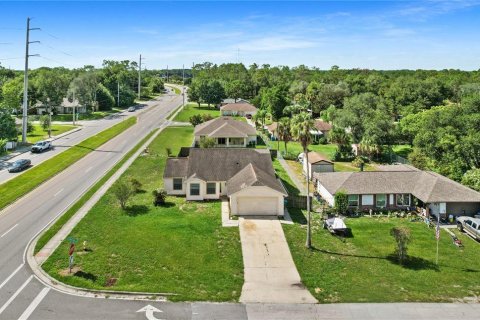 Villa ou maison à vendre à Deltona, Floride: 4 chambres, 163.42 m2 № 2305965 - photo 5