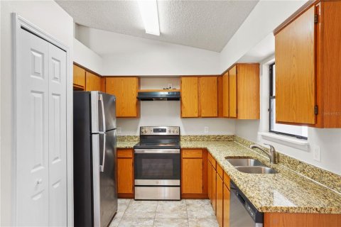 Villa ou maison à vendre à Deltona, Floride: 4 chambres, 163.42 m2 № 2305965 - photo 17