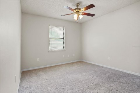 Villa ou maison à vendre à Deltona, Floride: 4 chambres, 163.42 m2 № 2305965 - photo 25