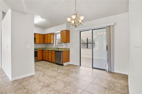 Villa ou maison à vendre à Deltona, Floride: 4 chambres, 163.42 m2 № 2305965 - photo 15