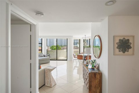 Condominio en venta en Aventura, Florida, 3 dormitorios, 174.66 m2 № 1962808 - foto 8