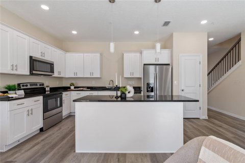 Touwnhouse à vendre à Tampa, Floride: 3 chambres, 161.37 m2 № 2111034 - photo 11