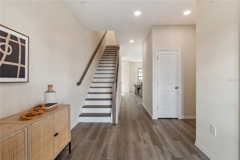 Touwnhouse à vendre à Tampa, Floride: 3 chambres, 161.37 m2 № 2111034 - photo 5