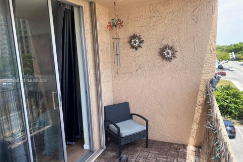 Condo in North Miami, Florida, 1 bedroom  № 2087273 - photo 16