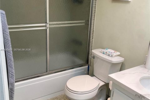 Condo in North Miami, Florida, 1 bedroom  № 2087273 - photo 10