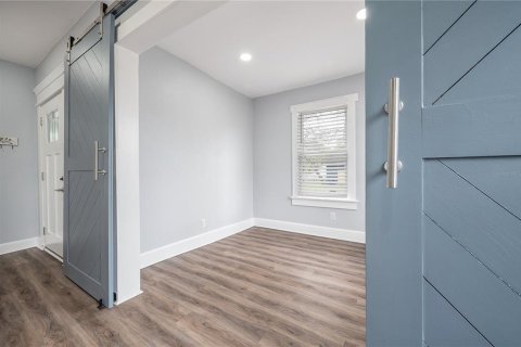 Casa en alquiler en Tampa, Florida, 4 dormitorios, 161 m2 № 1916364 - foto 9