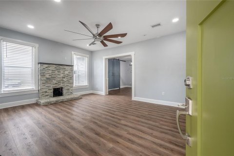 Casa en alquiler en Tampa, Florida, 4 dormitorios, 161 m2 № 1916364 - foto 4