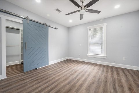 Casa en alquiler en Tampa, Florida, 4 dormitorios, 161 m2 № 1916364 - foto 11