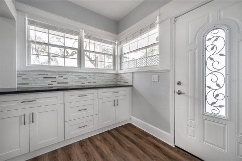 Casa en alquiler en Tampa, Florida, 4 dormitorios, 161 m2 № 1916364 - foto 19