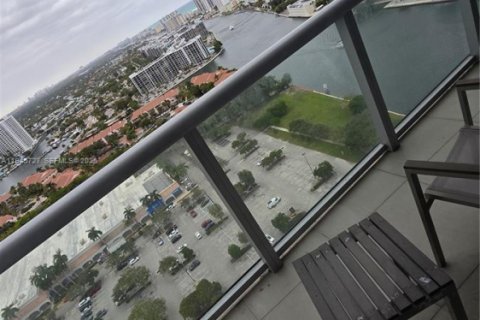 Condo in Hallandale Beach, Florida, 2 bedrooms  № 2263822 - photo 28